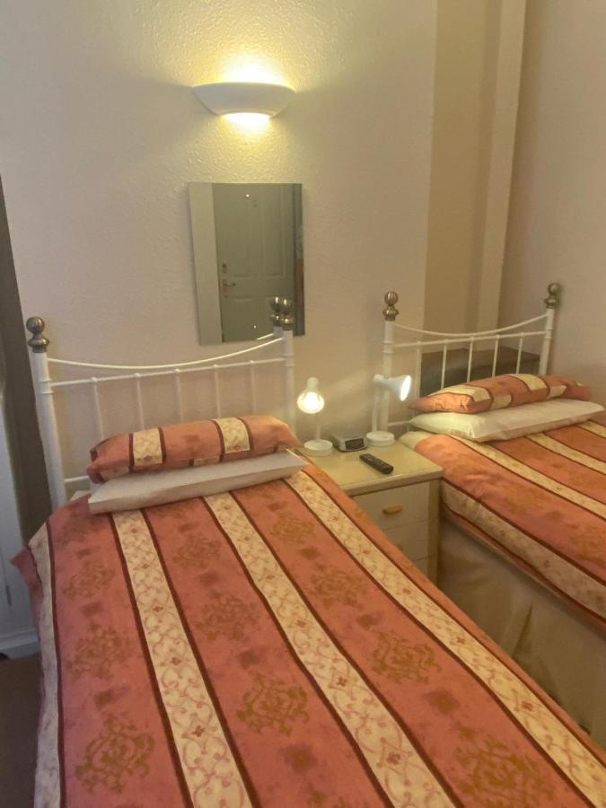 Landguard Lodge Guest House Shipley  Rum bild